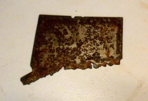 6 Inch CONNECTICUT CT State Shape Rusty Metal Vintage Stencil Ornament Craft