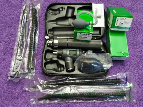Welch Allyn Otoscope/Opthalomscope Diagnostic Set!