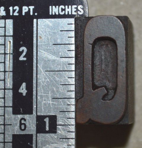 Vintage / Antique Letterpress Wood Printer&#039;s Type, Q, 6 line, 1&#034; tall