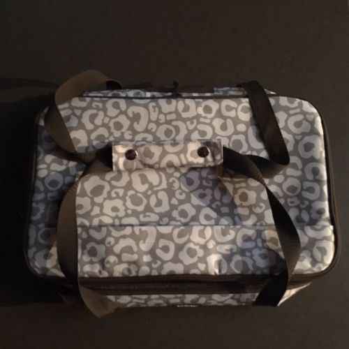 THIRTY-ONE 16&#034; x 10&#034; x 5&#034; Insulated Double Casserole Carrier in Say It Taupe