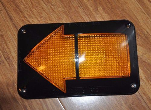 Whelen 600 series amber turn signal arrow lens sae-ww2w5-91  - sae-sti-91 dot for sale
