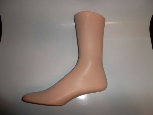 RPM Industries Display Weighted Shoe Form M-32 - Mannequin, Foot