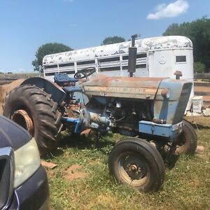 1965 ford 5000 diesel. needs battery and genetator. Runs great.