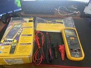 Fluke 1503 Insulation Resistance Meter/Tester W/ Leads In New Old Stock