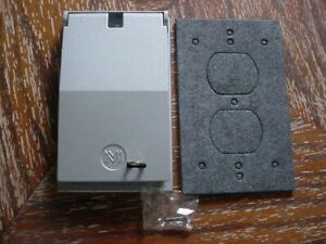 WEATHERPROOF DUPLEX RECEPTACLE COVER WITH LOCK HASP, VERTICAL MOUNT, NIB 30522
