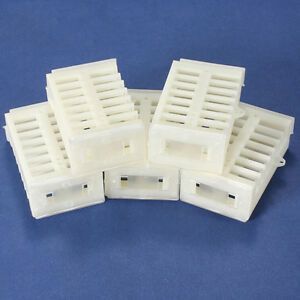 10PCS Functional Queen Cage Bee Match-box Moving Catcher Cage Beekeeping Tool CL