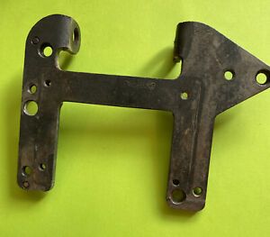 *USED* 54280A-UNION SPECIAL-THROAT PLATE SUPPORT-FREE SHIPPING*