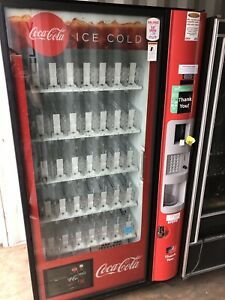 BEVMAX 4 DIXIE NARCO DN-3800 35 SELECTION DRINK VENDING MACHINE W/AUTOMATIC ARM