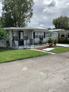 Mobile Home 2 Bedroom 1Bath Utility Room Washer Dryer Ormond Beach Florida