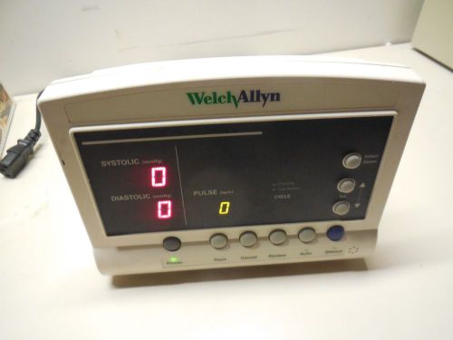 Welch Allyn 5200  Vital Signs Monitor, Spo2, NIBP, Pulse, Temp, Printer