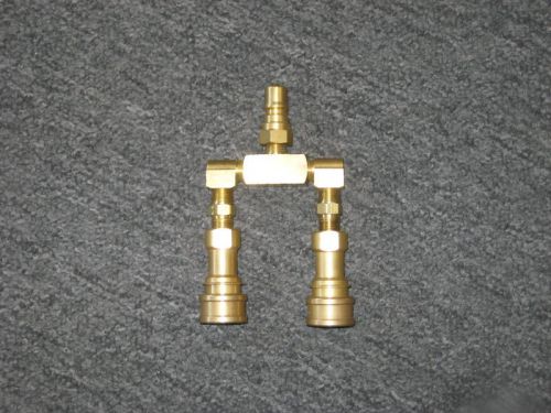 Dual solution hose &#034;t&#034; connector, 2-f qd&#039;s to 1-m qd for sale