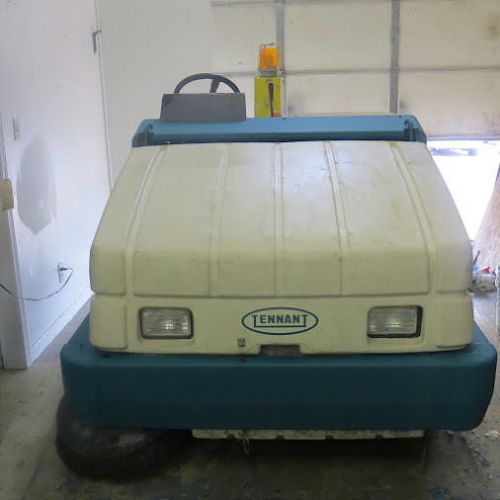 Tennant 6500 ride on floor sweeper ford 4-cyl lpg 61... for sale