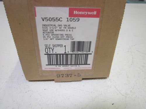 HONEYWELL V5055C 1059 GAS VALVE 1-1/2&#034; *NEW IN A BOX*