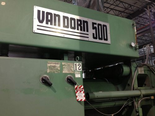 1987 VAN DORN 500-TON PLASTIC INJECTION MOLDING MACHINE