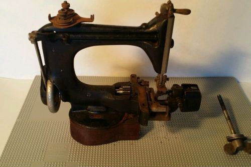 Antique Sewing Machine Singer Model 24-4