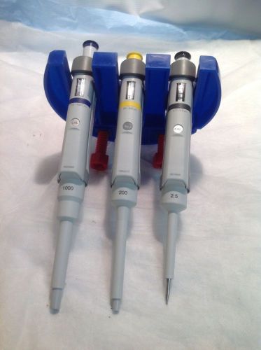 Set of 3 Eppendorf Research Plus Series Adjustable Volume Pipette 2.5,200, 1000