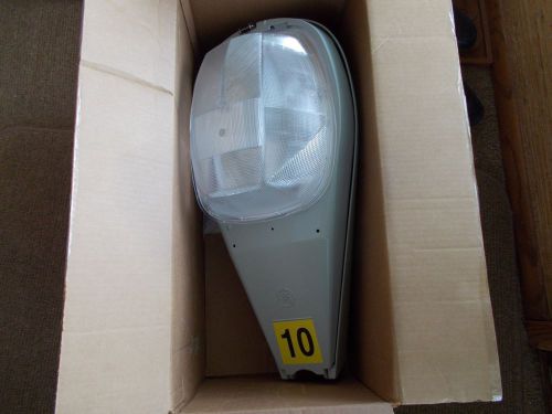 GE Luminaire M250R2 Outdoor Street Light