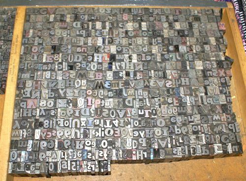 725 Assorted Lot of Metal Printing Press Type Set Blocks Letters Numbers ,-):;&#034;&#039;