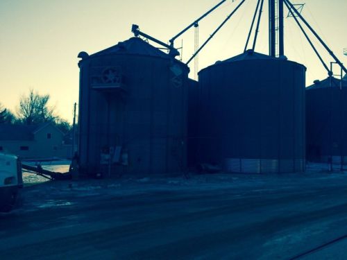 75 ft grain leg, 5 15000 bushel grain bins. 1 10000 bushel grain bin for sale