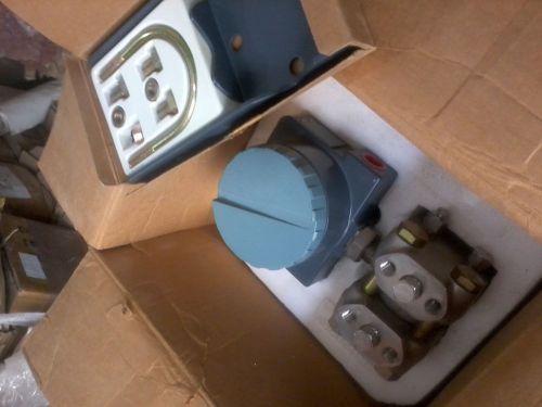 Foxboro pressure transmitter / transducer 823dp for sale
