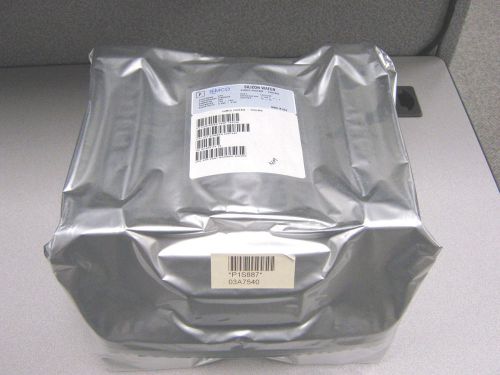 #NM-00015 25 NEW 200mm Silicon Wafers in Box / Case / SEALED Unopened FREE SHIP