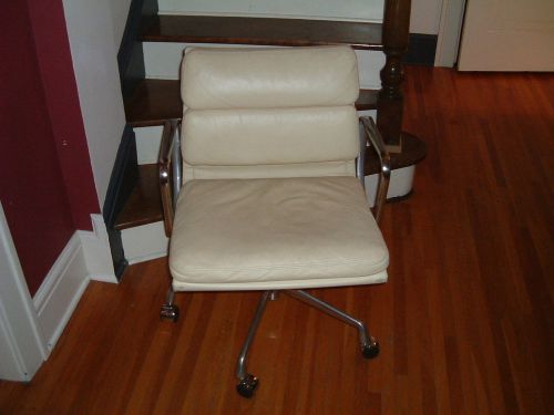 Herman miller soft pad chair,aluminim frame, butter yellow leather.  low back for sale