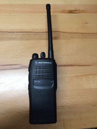 Motorola HT750 4W 4CH Channel VHF Police Fire EMS Radio Antenna and Battery Wear