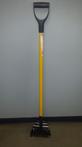 13100 - Fiberglass Handle Shingle Shovel - W/ Y-Shaped Teeth