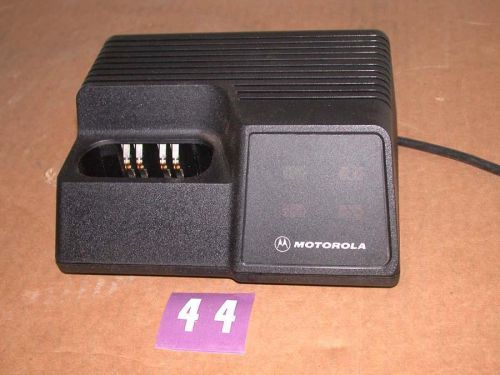 Motorola NTN4734A rapid charger Motorola Saber radio 9.5V 1.5A  Free S&amp;H