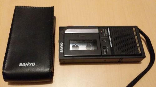 Sanyo TRC-5495 Micro Cassette Tape Recorder Voice Activated System Vintage