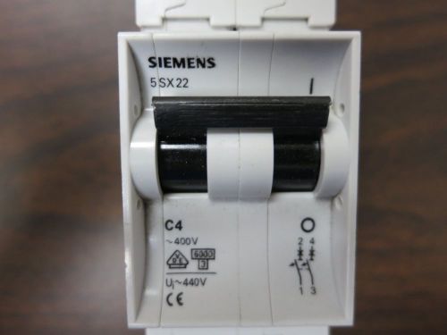Siemens 5SX2204-7 2-Pole Circuit Breaker, 400V, 4A