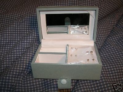 padded mirror jewelry box with 4 pairs pierce earrings