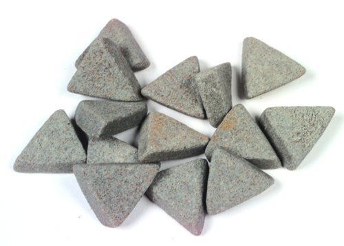 Raytech 41-310 Triangles Ceramic Media, 90 lbs/cu ft Density, 5/16&#034; x 7/8&#034; Size,