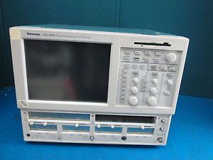 Tektronix tds 8000 digital sampling oscilloscope 8-channel sn b010449 for sale