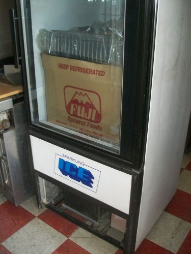 ICE MERCHANDISER, TRUE GDiM 26, CLEAN, 115V,CLEALR GLASS, FREE SHIPPING ALWAYS