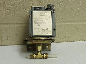 SQUARE D VACUUM SWITCH 9016-GAW-21 9016GAW21 SER C - USED