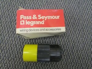 Pass and Seymour Turn lock connector CS6365