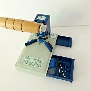 Akiles Diamond 1 Corner Cutter Rounder Working Extra Pads Manual