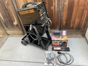Chicago Electric 170 Amp DC 240 Volt MIG/flux Corded Welder Cart Hobart Goggles