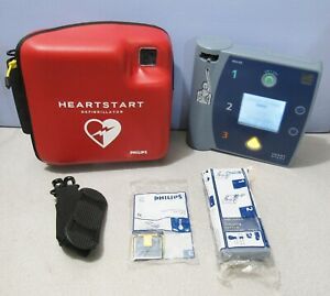 Philips Heartstart FR2+ AED with Case with NEW Data Card and NEW BATTERY M3863A