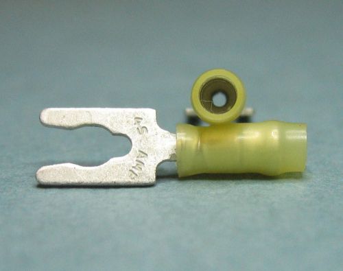 25 - pieces amp 26-22 gauge #4 screw locking fork crimp terminal for sale