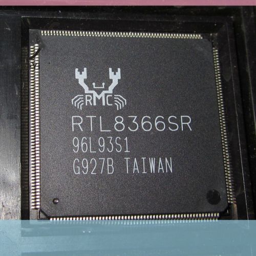 1x New REALTEK RTL8366SR QFP