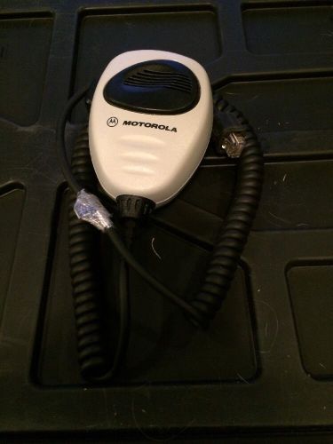 One Motorola HMN4069E Standard White Palm Microphone 8 Pin MCS2000 Great Shape