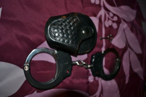 ASP handcuffs and ASP handcuff case, basketweave