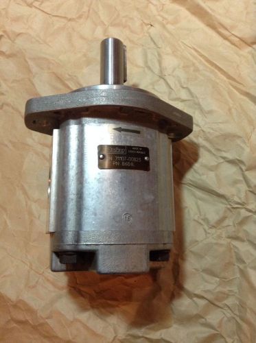 Parker hydraulic motor p/n 8684l  (p/n 38796)  flexicoil, case ih airseeder for sale