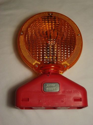 Empco-Lite Model 2006 LED Red Base Warning Barricade Flashing Light