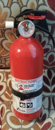 Kidde 5BC Fire Extinguisher with Pressure Gauge &amp; wall bracket