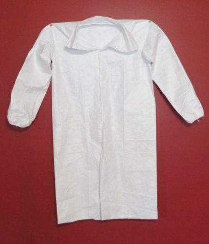 DuPont Tyvek Disposable Lab Coat (lot of 80)