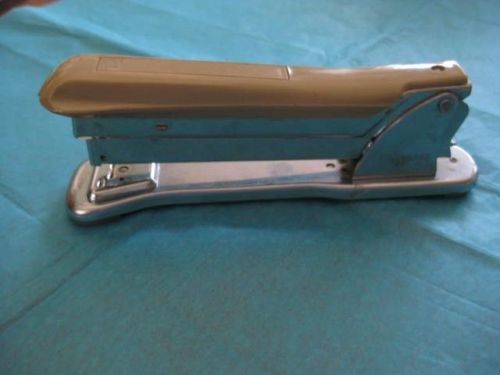 Vintage 1950&#039;s Art Deco Ace Liner 502 Buff/Tan Color Desk Stapler Chicago IL