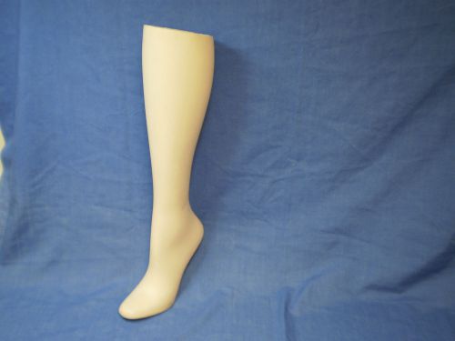 VINTAGE WEIGHTED RPM INDUSTRIES PLASTIC MANNEQUIN SHOE DISPLAY FORM LEG FOOT